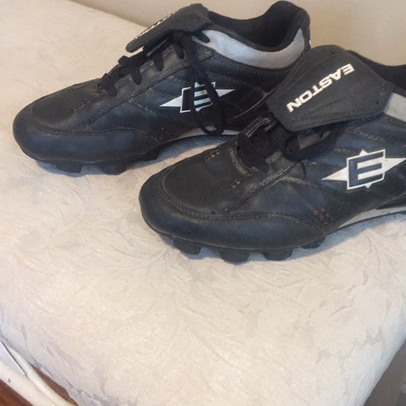 Easton Rampage cleats - Picture 3 of 5